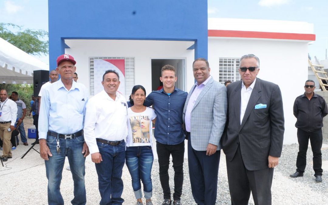 Gimnasta Nin Reyes agradece  al presidente Medina por casa