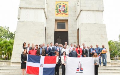 Miderec honra Padres fundadores por el Mes de la Patria