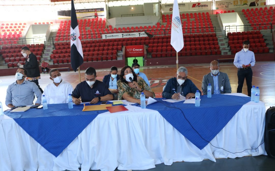 Comitiva MIDEREC realiza encuentro con amplio personal dirección provincial de Deportes