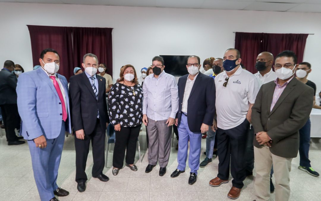 Camacho encabeza el inicio de vacunación a los atletas rumbo a Tokio