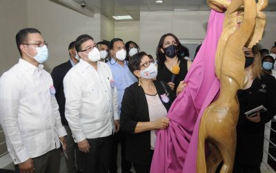 Miderec da apertura a la exposición colectiva “Mujer, musa y creadora”