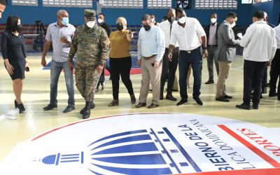 Ministro Camacho supervisa trabajos de remozamiento club San Lázaro