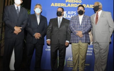 Camacho saluda premio internacional otorgado a Comarazamy y Cruz