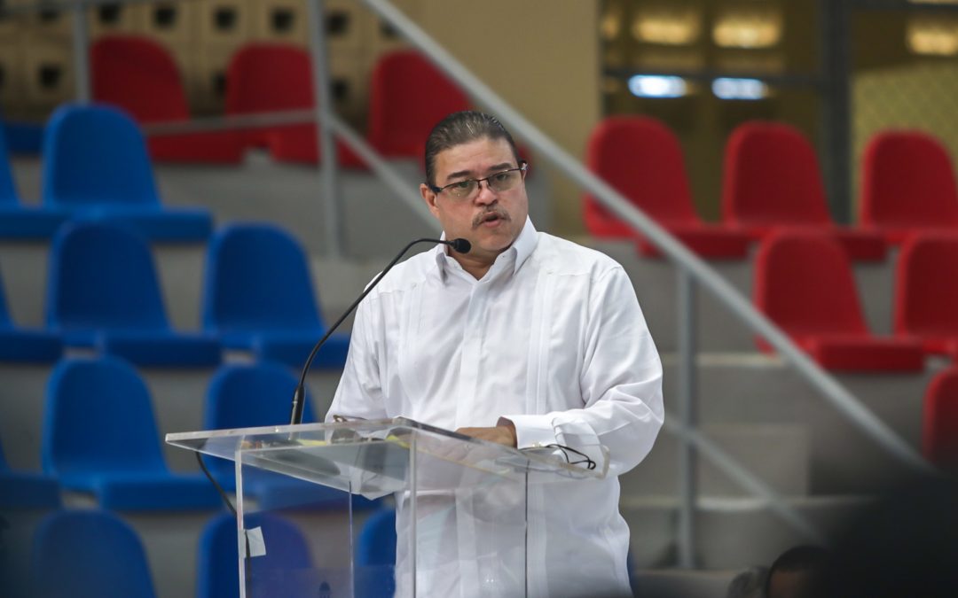 Camacho anuncia enseñanzas de béisbol gratis a niños y jóvenes