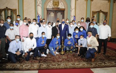 Presidente Abinader se compromete a seguir fortaleciendo el deporte