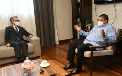 Ministro Camacho comparte impresiones con embajador de Japón en RD