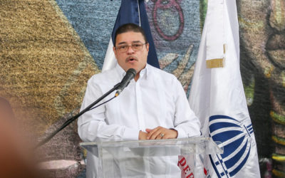 Ministro Francisco Camacho anuncia la reconstrucción de polideportivo y estadios de béisbol en Montecristi