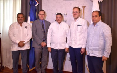 Camacho recibe al encargado de Negocios de la Embajada de los Estados Unidos