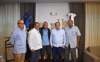 Felipe Alou visita junto a Jesúsede Ministerio de Deportes