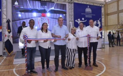 También inauguró la remodelacion de nueve canchas en varias localidades