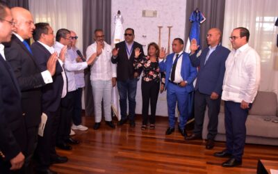Camacho juramenta Comisión Nacional de Lidias y Gallos