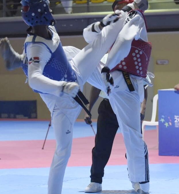Monte Plata y Santiago dominan en Superior ambas ramas en taekwondo