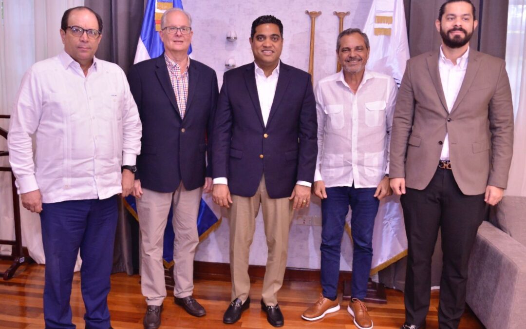 Ministro de Deportes valora aportes de la industria del béisbol al país