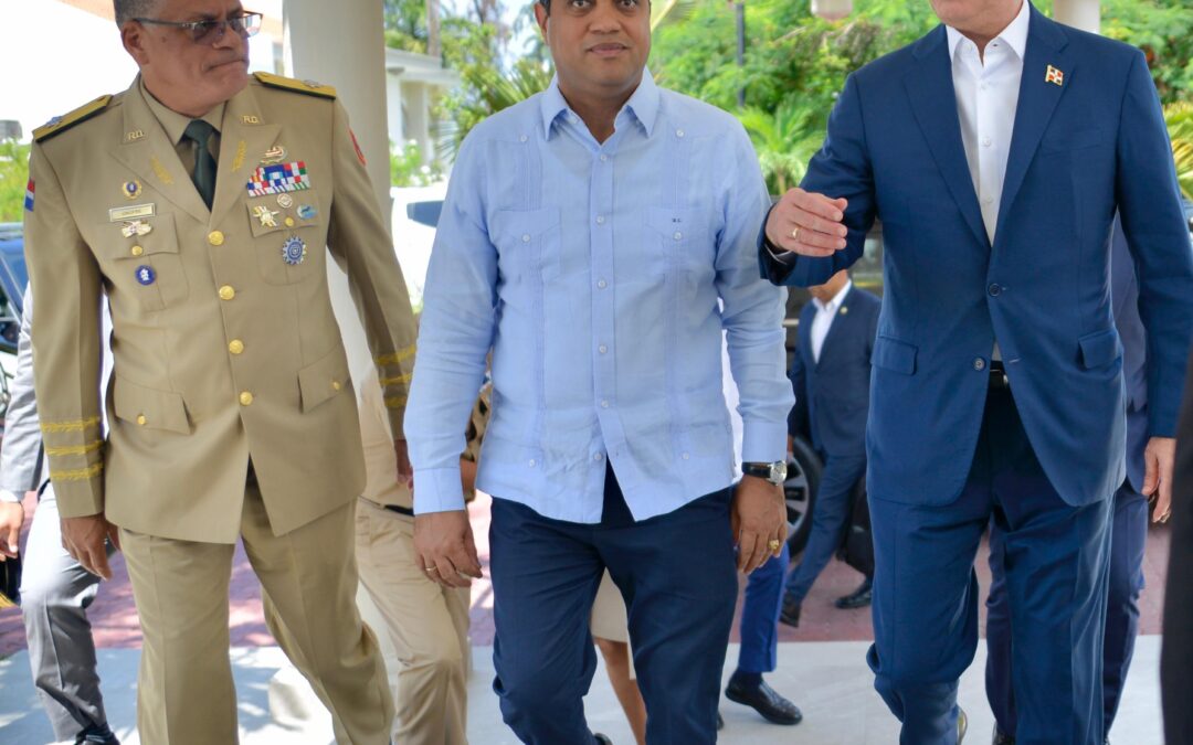 Presidente Abinader anuncia construcción de polideportivos a decenas de clubes de Santo Domingo