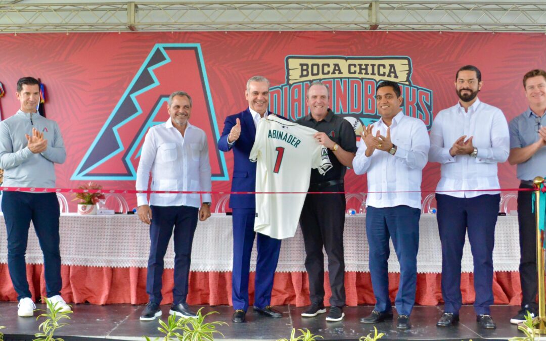 Presidente Luis Abinader inaugura academia Arizona Diamondbacks