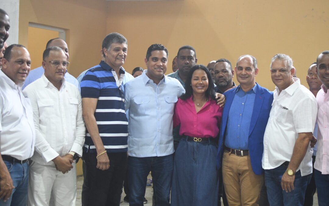 Ministro de Deportes Kelvin Cruz supervisa trabajos de reconstrucción polideportivo de Las Caobas