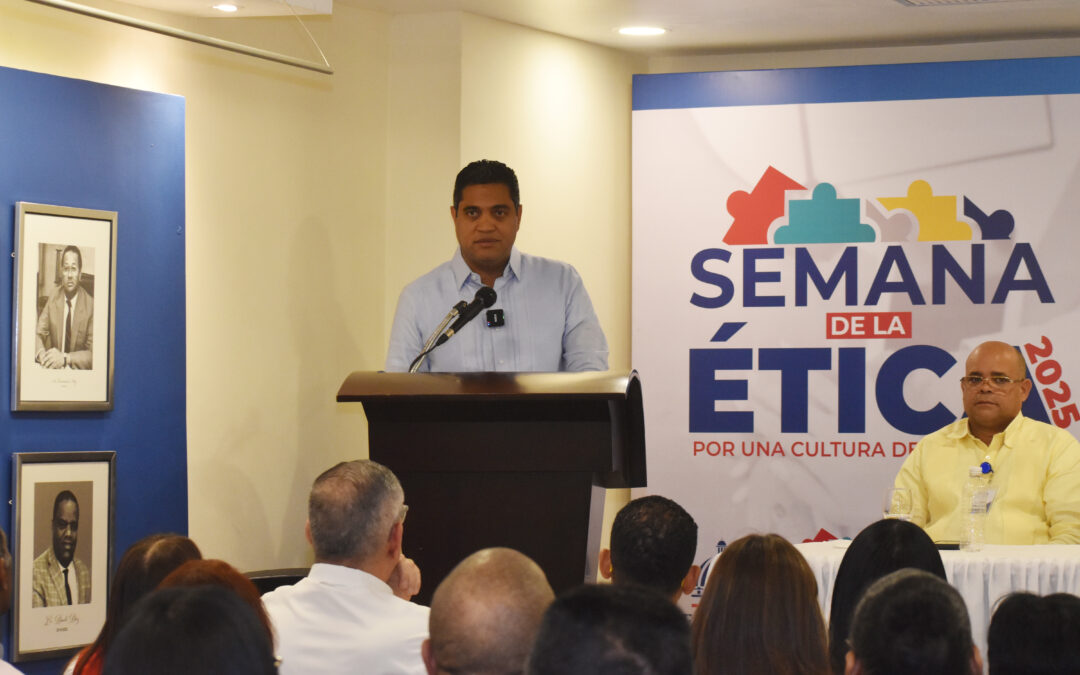 Kelvin Cruz reconoce y premia a colaboradores de Miderec en la “Semana de la Ética 2025”