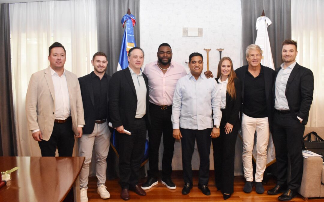 Ministro Kelvin Cruz recibe a David Ortiz y ejecutivos de Perfect Game