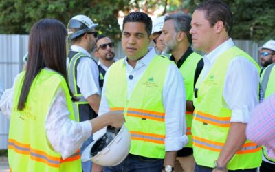Ministros Carlos Bonilla y Kelvin Cruz supervisan remodelación del Centro Olímpico Juan Pablo Duarte