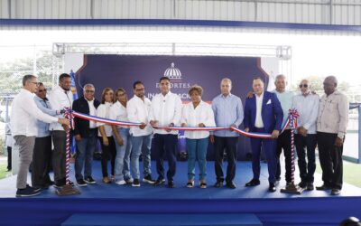 Ministro Kelvin Cruz entrega multiuso La Javilla en Villa Duarte, SDE