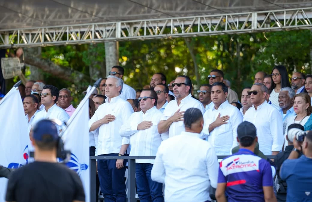 Ministro Kelvin Cruz felicita al INEFI por el éxito de los Juegos Escolares 2025