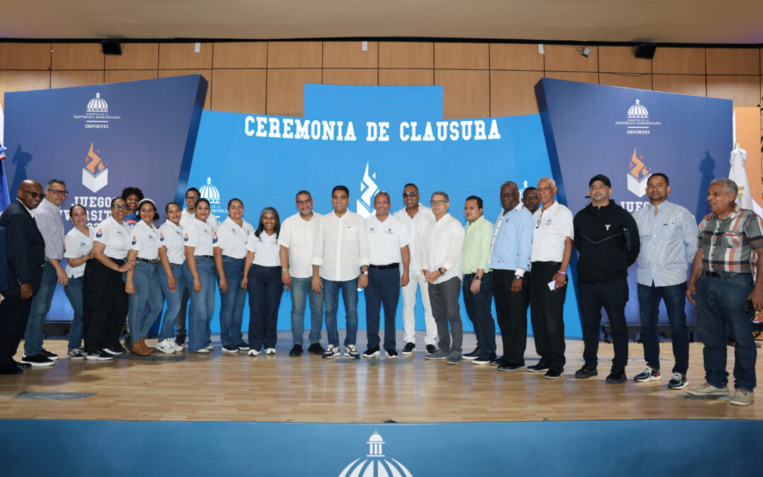 Concluyen con éxito los Juegos Universitarios 2025. Kelvin Cruz entrega corona de campeona a la UASD
