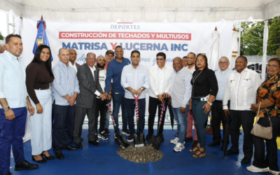 Ministro Kelvin Cruz inicia construcción de 11 techados multiusos en SDE con inversión de 300 millones