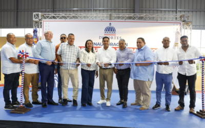 Ministro Kelvin Cruz inaugura moderno play y multiuso que transforman comunidades de Azua y Peravia