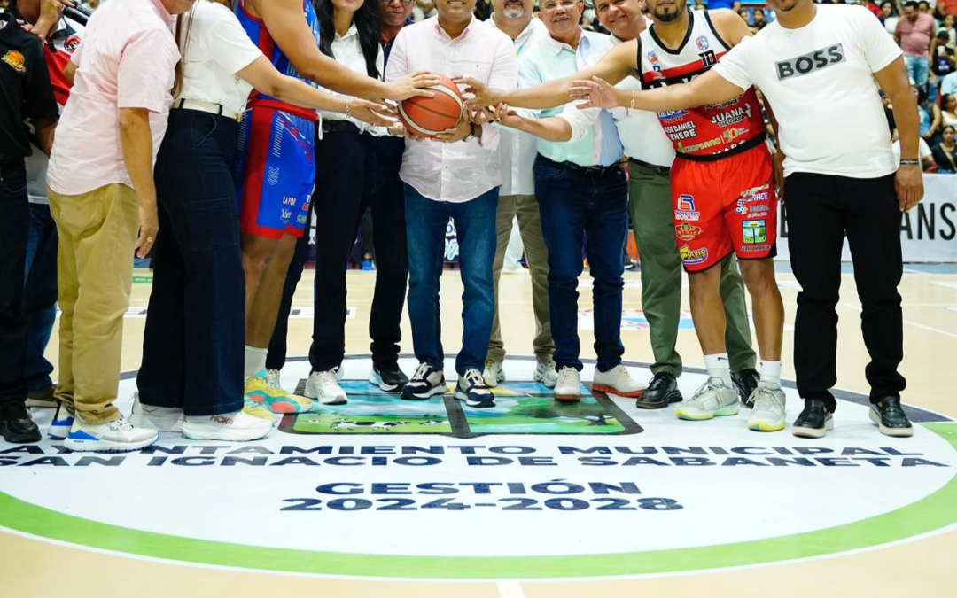 Ministro Kelvin Cruz anuncia remozamiento del polideportivo de Santiago Rodríguez