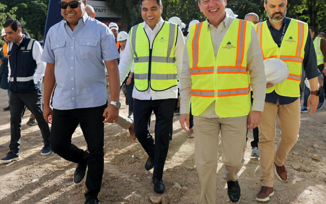 Ministros Kelvin Cruz e Ito Bisonó inspeccionan avances de obras para Juegos Centroamericanos