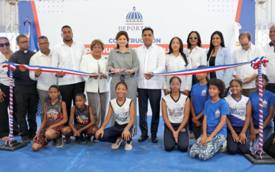 Vicepresidenta Raquel Peña y ministro Kelvin Cruz entregan renovado multiuso de Villa Liberación