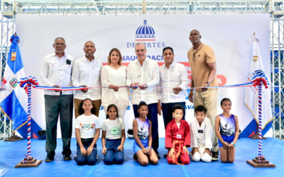 Presidente Luis Abinader y ministro Kelvin Cruz entregan pabellones deportivos en La Romana