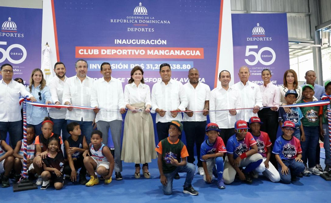 Vicepresidenta Raquel Peña y ministro Kelvin Cruz entregan nuevo multiuso del Club Manganagua