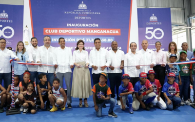 Vicepresidenta Raquel Peña y ministro Kelvin Cruz entregan nuevo multiuso del Club Manganagua